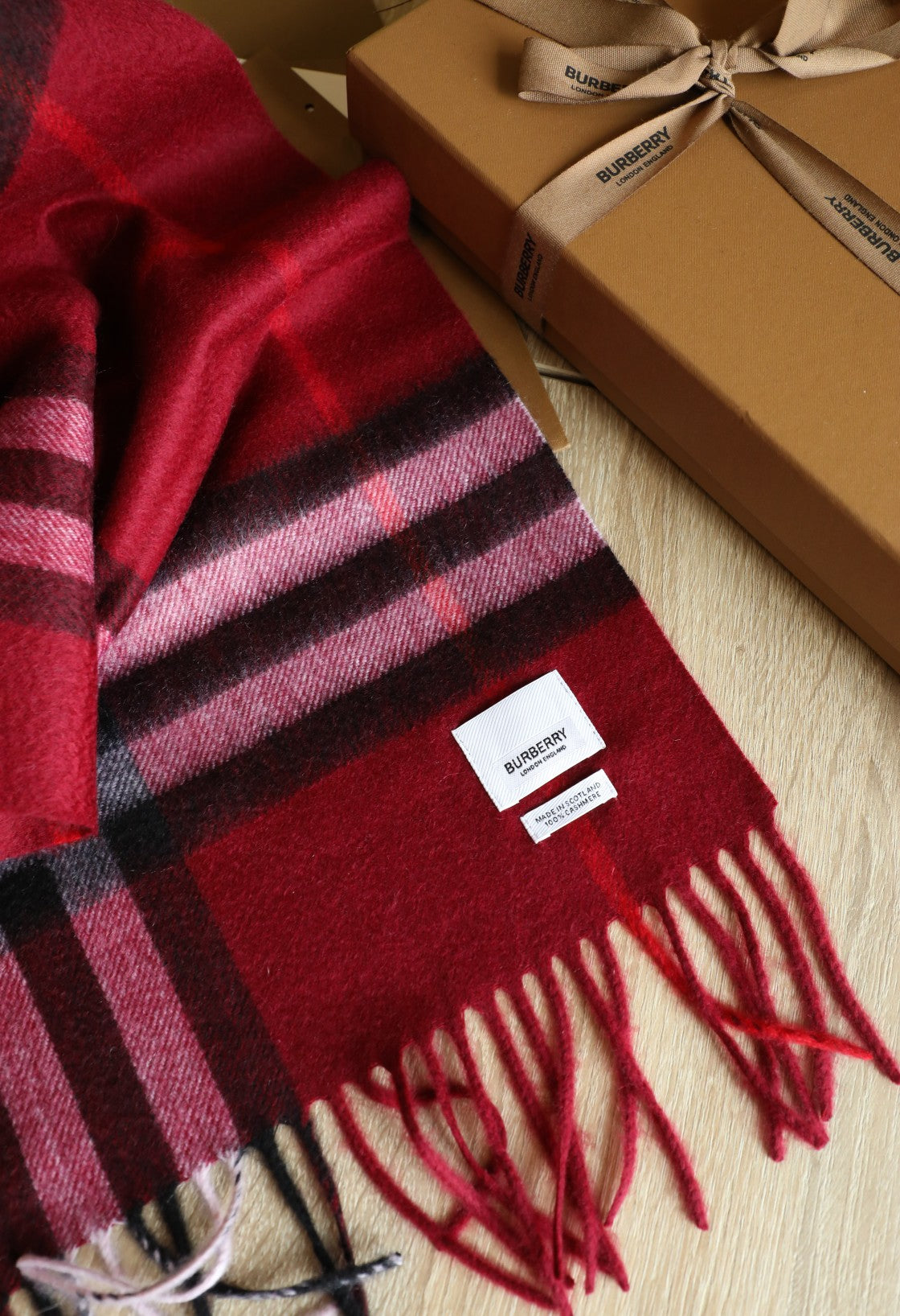185ZR1WDE Stylish Winter Scarves