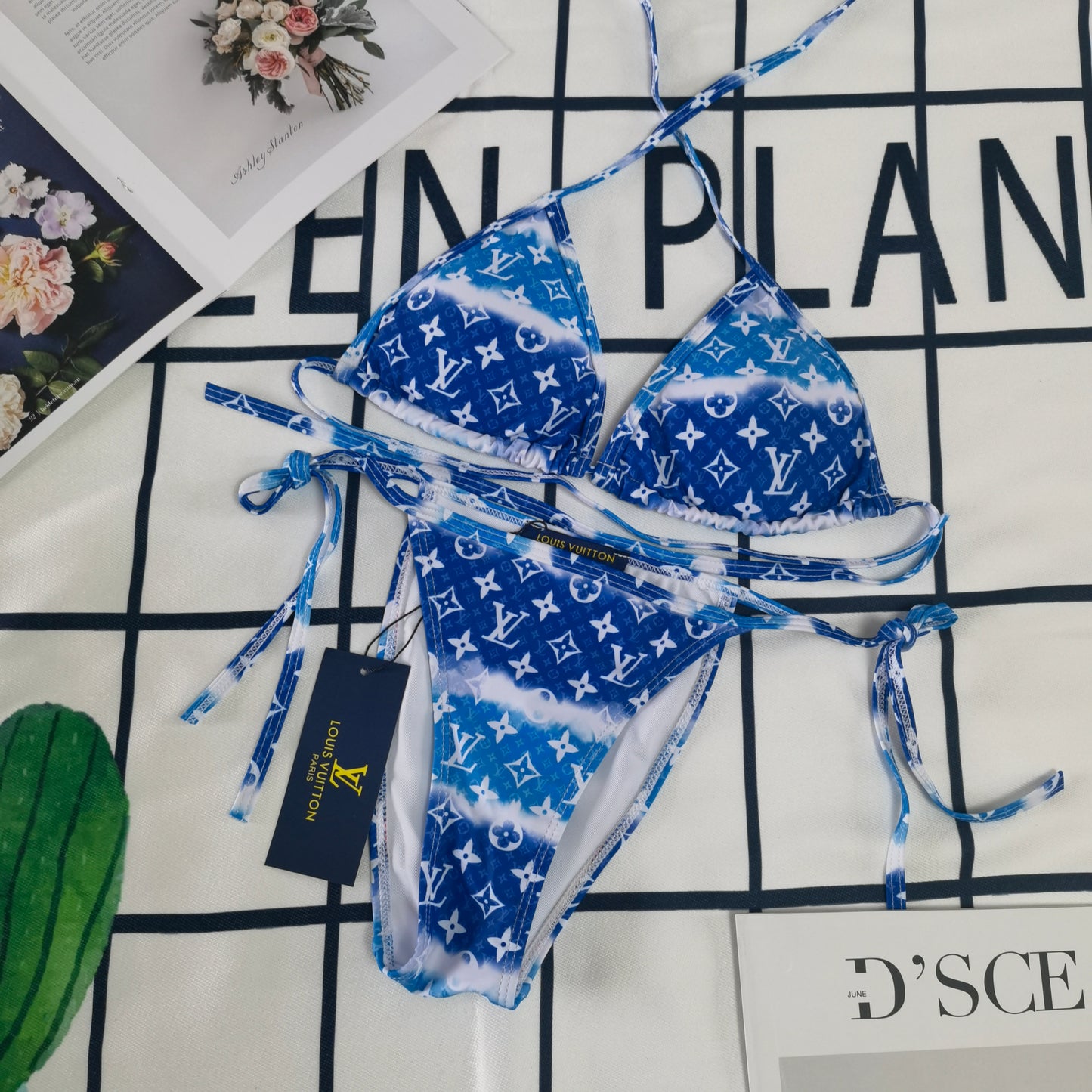 14E72YDE Stylish Bikini swimsuit