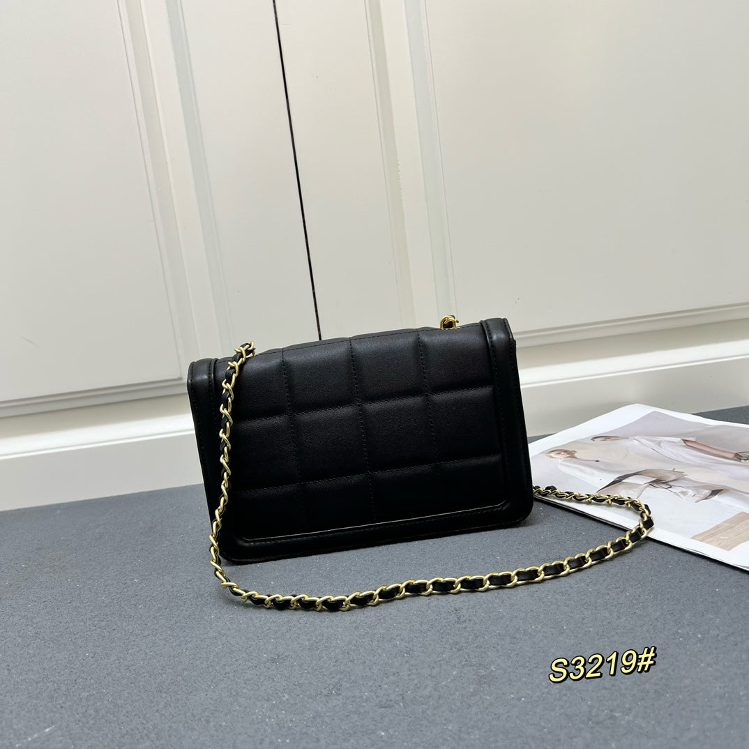 2WC15BDE Stylish leather bag