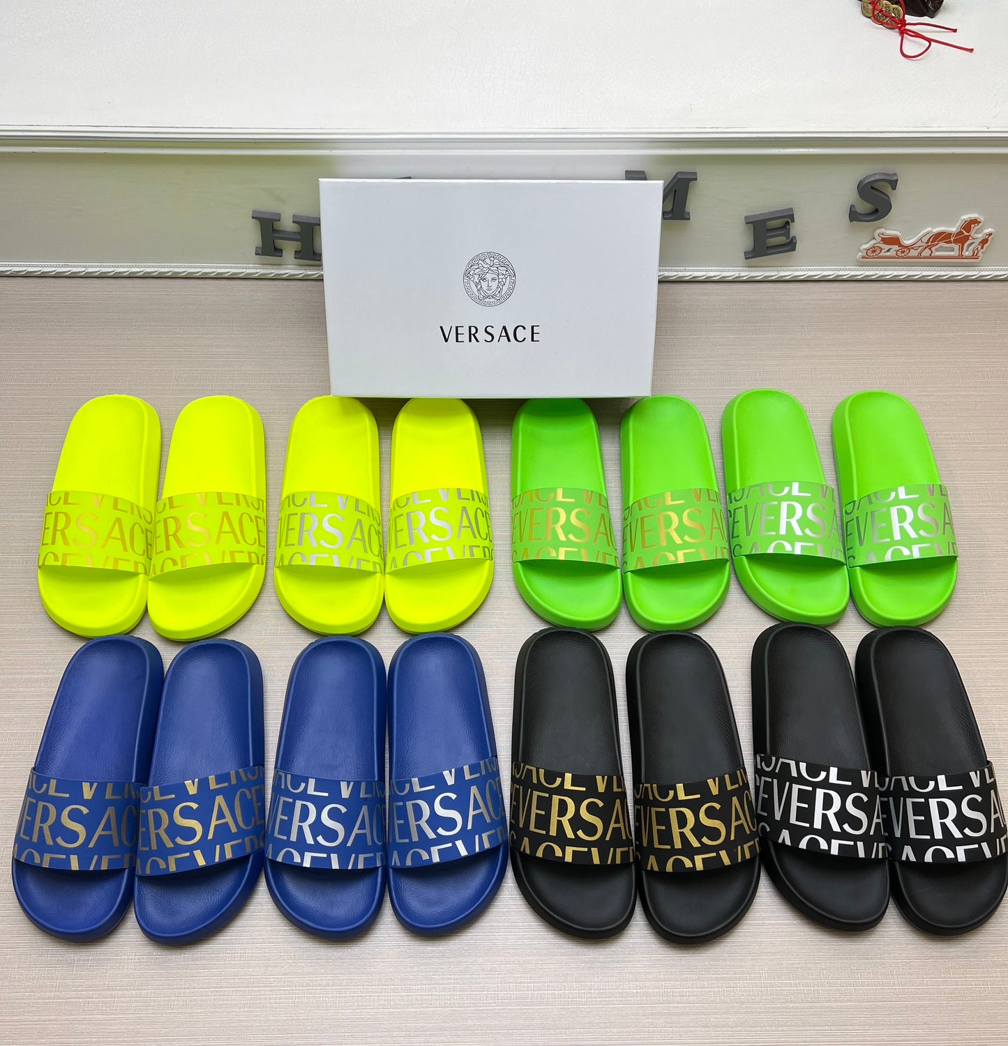 54V108ZDE Stylish slippers