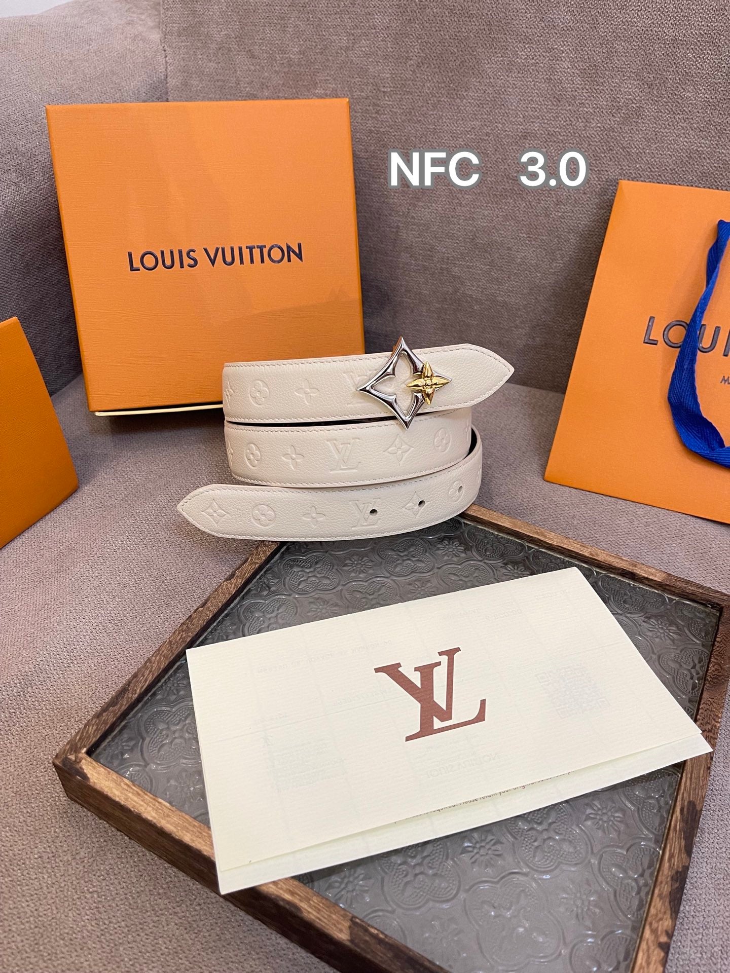 255RE11PDE Stylish  High quality belt With full package