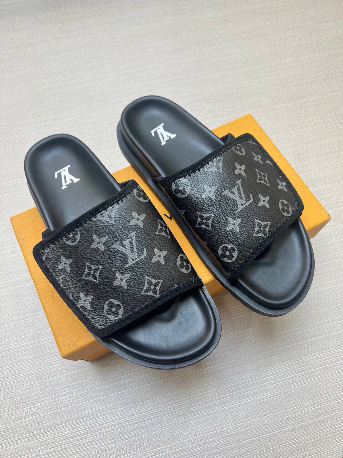 5LE210ZDE Stylish Slippers