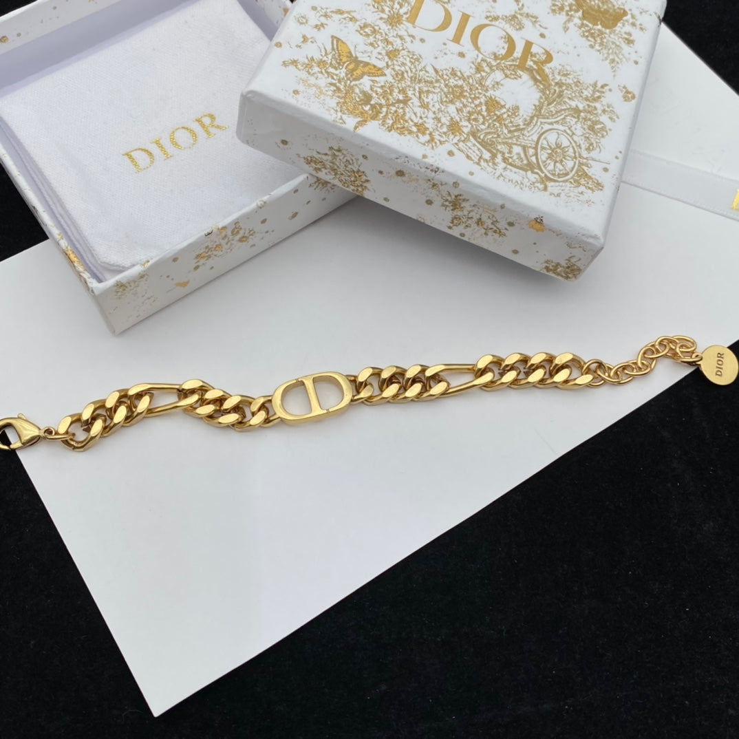 1XD319XDE Stylish  Necklaces  Bracelets