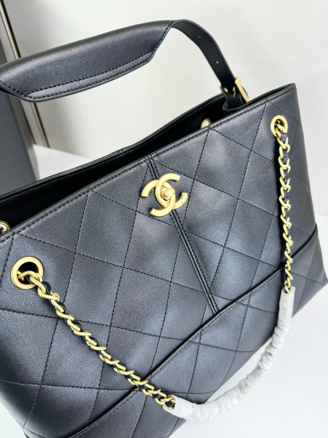 15RC64BDE Stylish leather bag