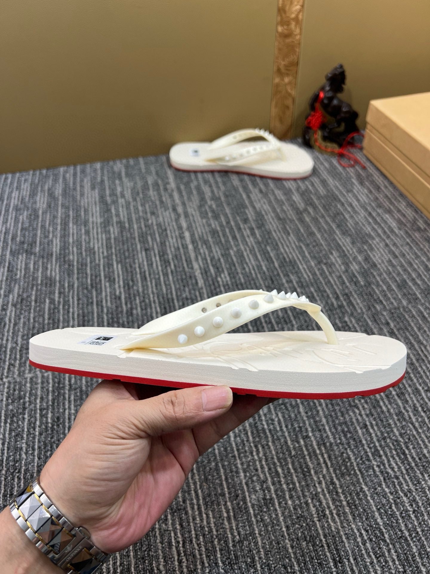 535ZA290ZDE Stylish Slippers