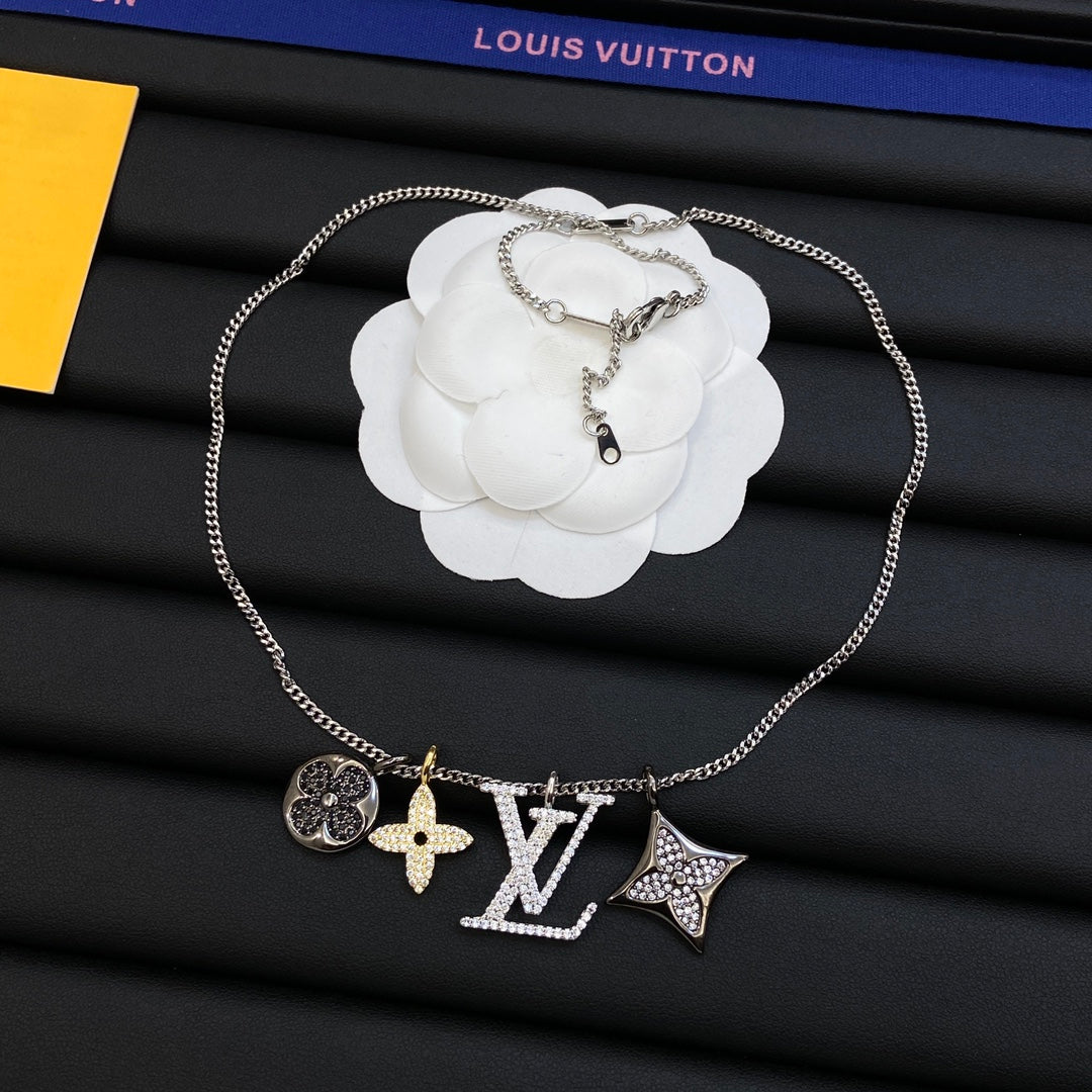 1YE79XDE Stylish Necklaces