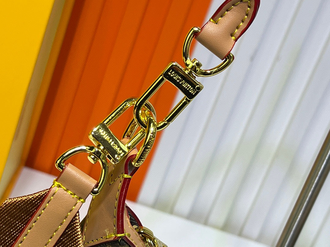 155NE35BDE Stylish leather bag