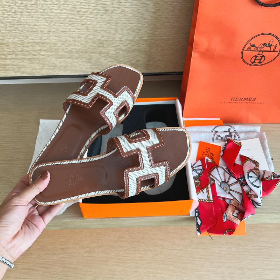 1ZH240ZDE Stylish Slippers