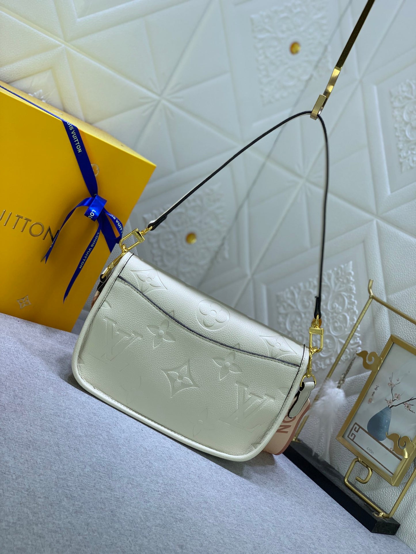 2XE141BDE Stylish leather bag 