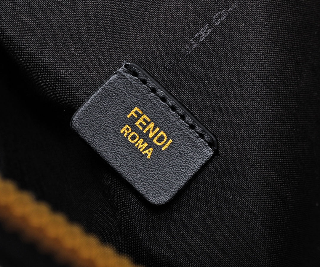 2XF131BDE Stylish leather bag 