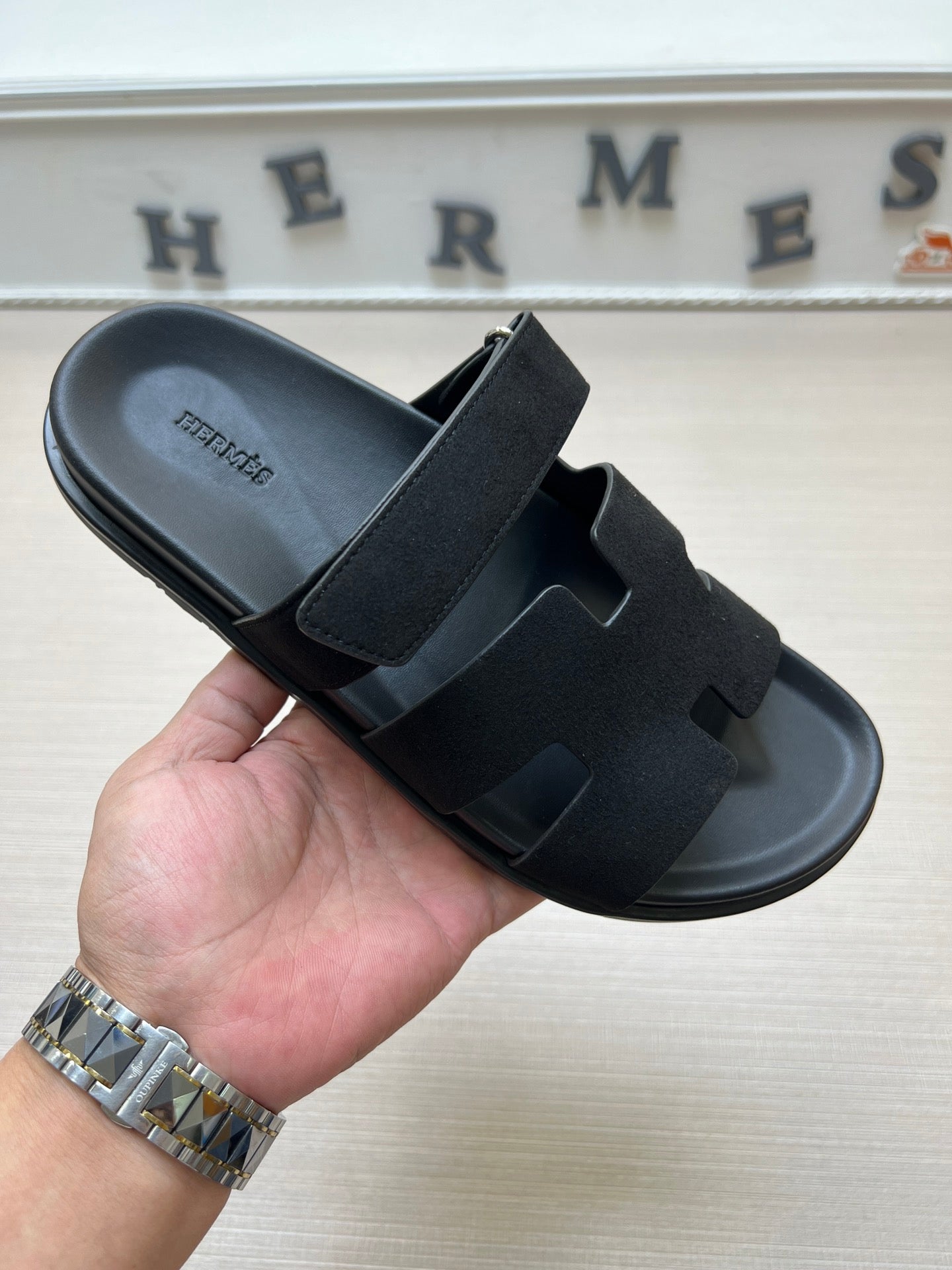 54H1ZDE Stylish slippers