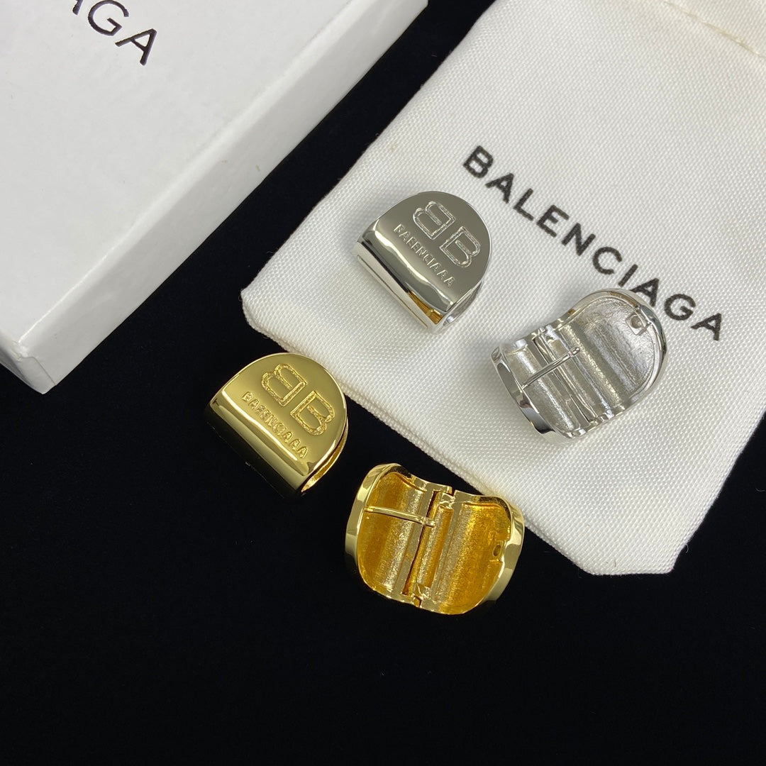 14J144EDE Stylish Earrings