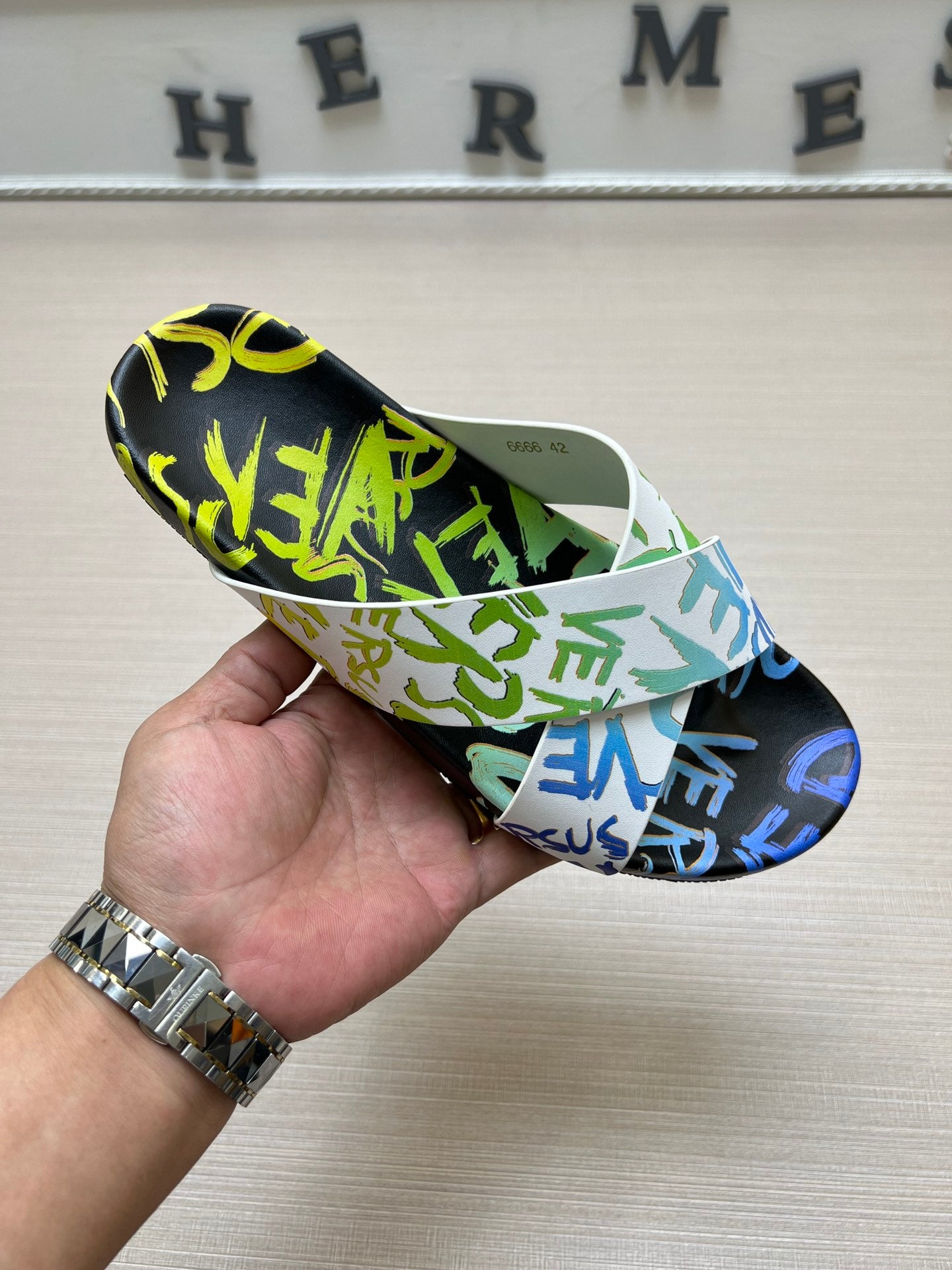 54V95ZDE Stylish slippers
