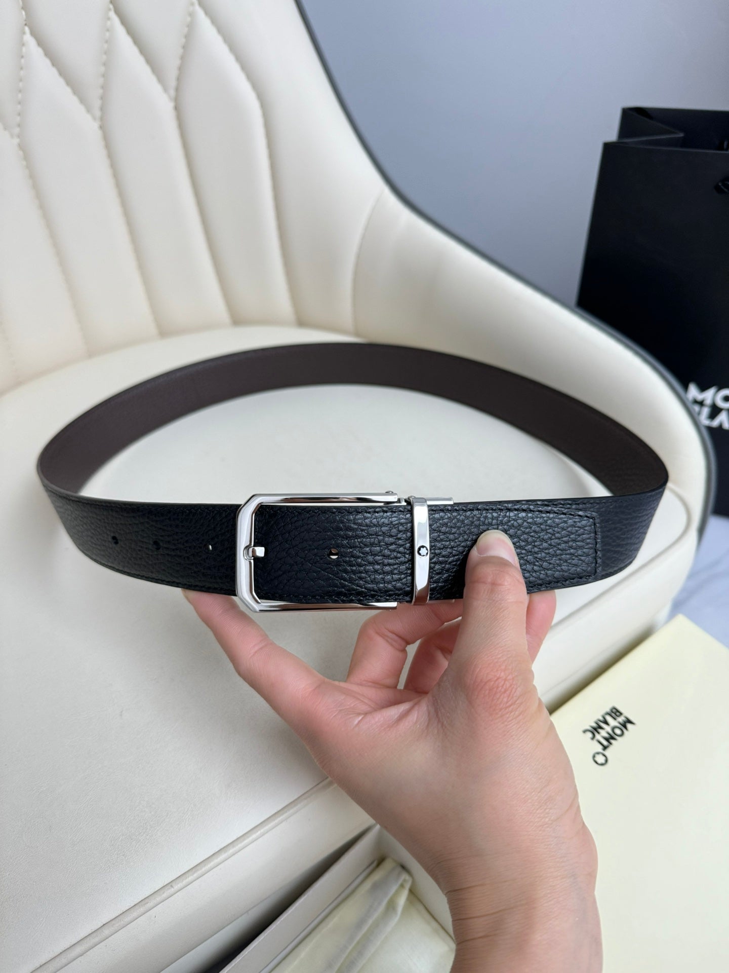 155RA237PDE Stylish  High quality belt With full package