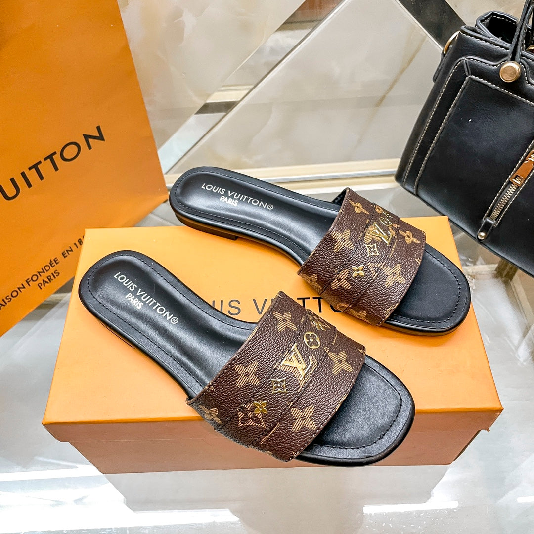 14E96ZDE Stylish Slippers