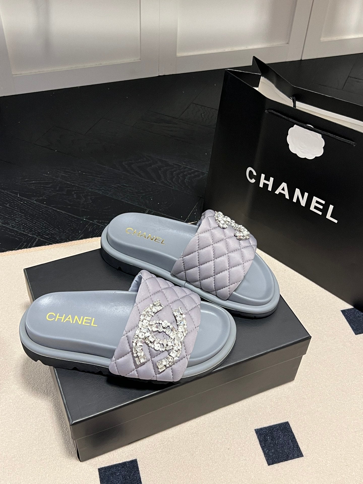 14C93ZDE Stylish Slippers