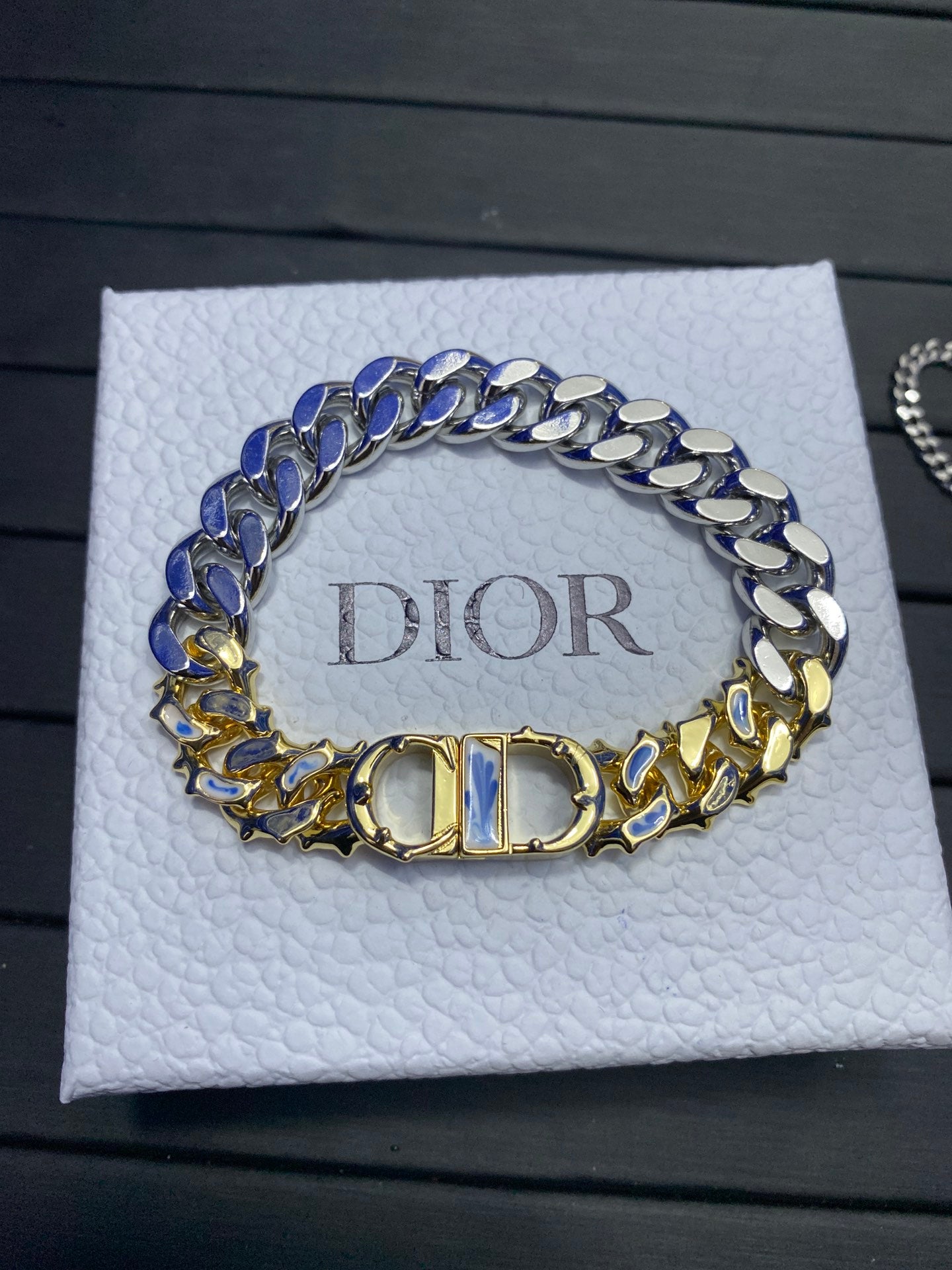 165ND8XDE Stylish  Bracelets