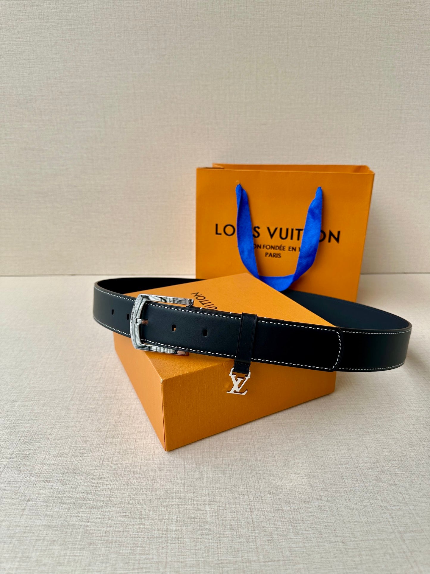 1WE161PDE Stylish  High quality belt With full package
