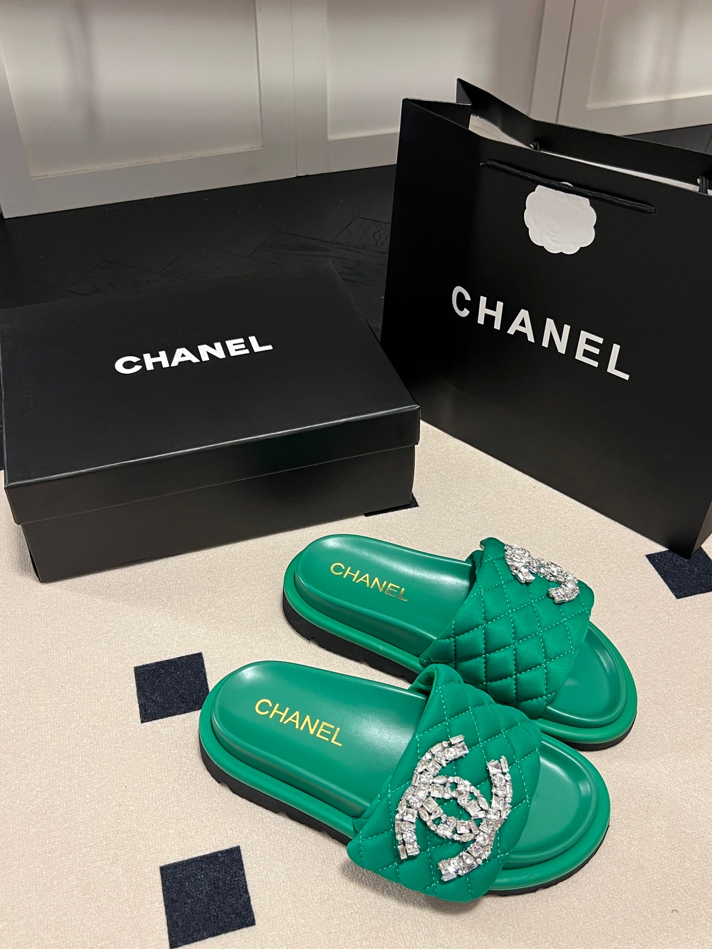 14C93ZDE Stylish Slippers