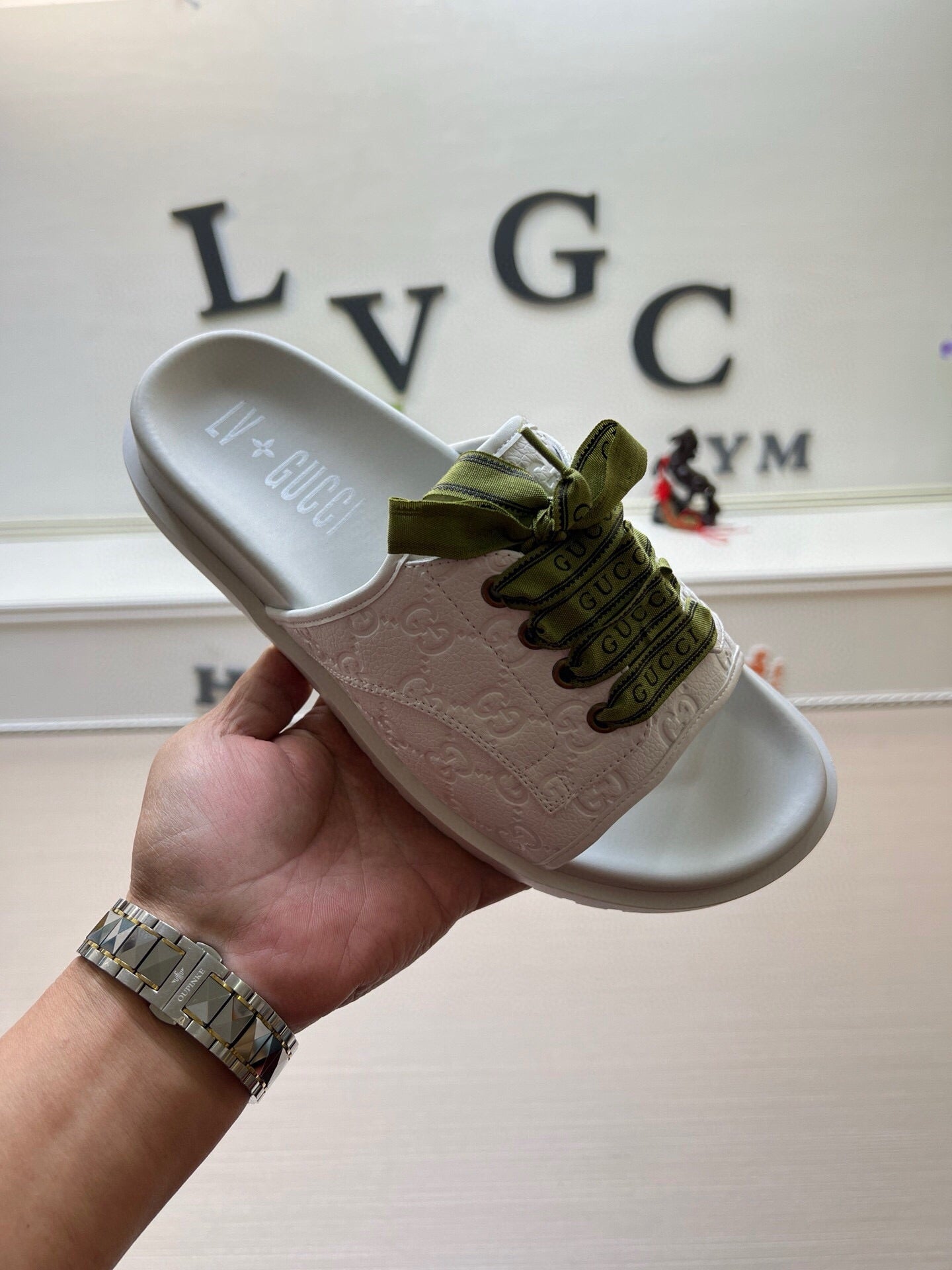 54B16ZDE Stylish slippers