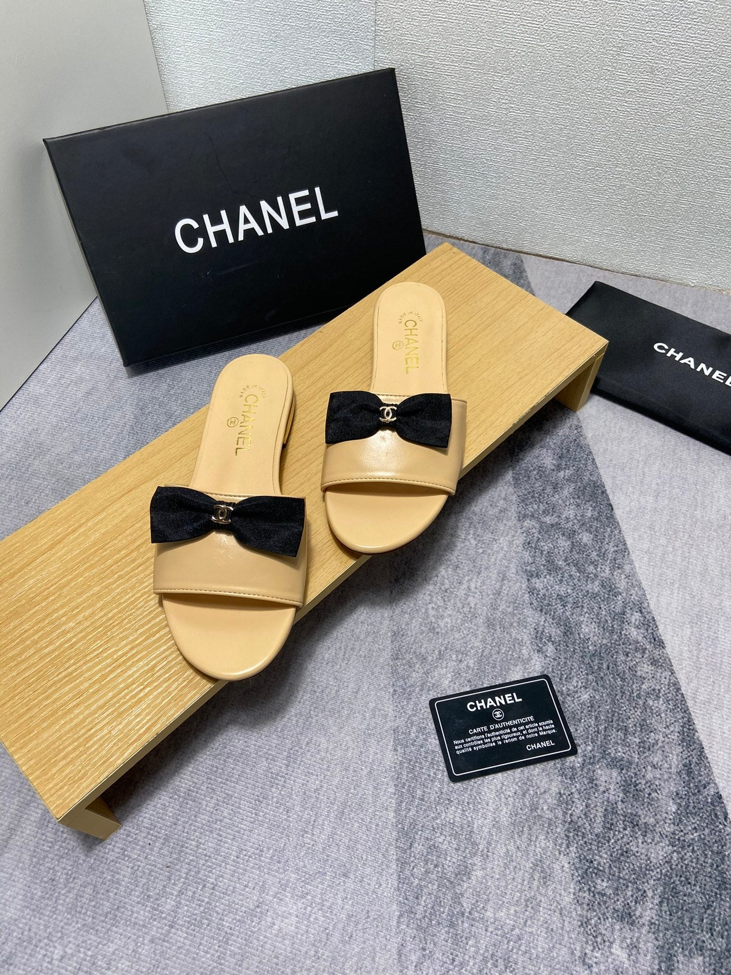 14C187ZDE Stylish Slippers