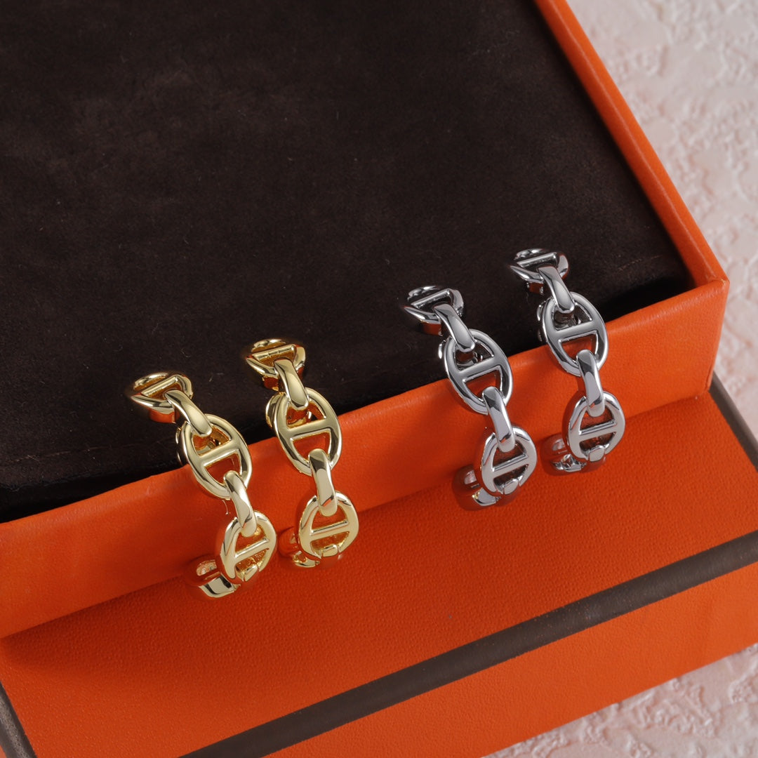 14H994EDE Stylish Earrings