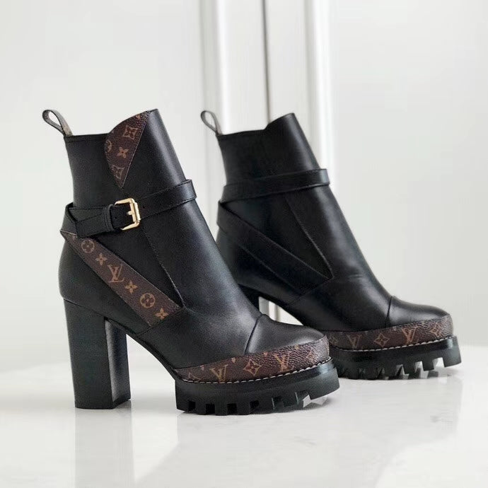 2E01ZDE Stylish Boots