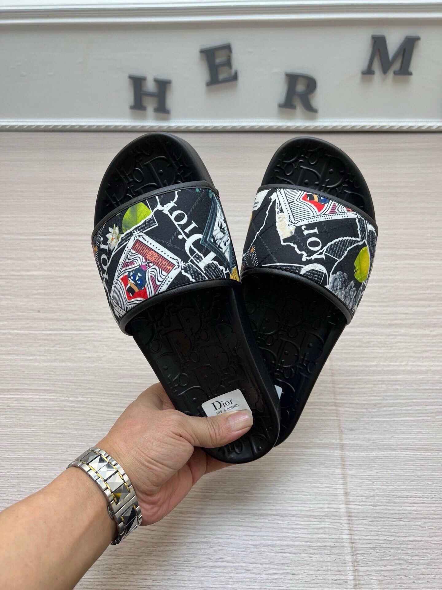 5LD214ZDE Stylish Slippers