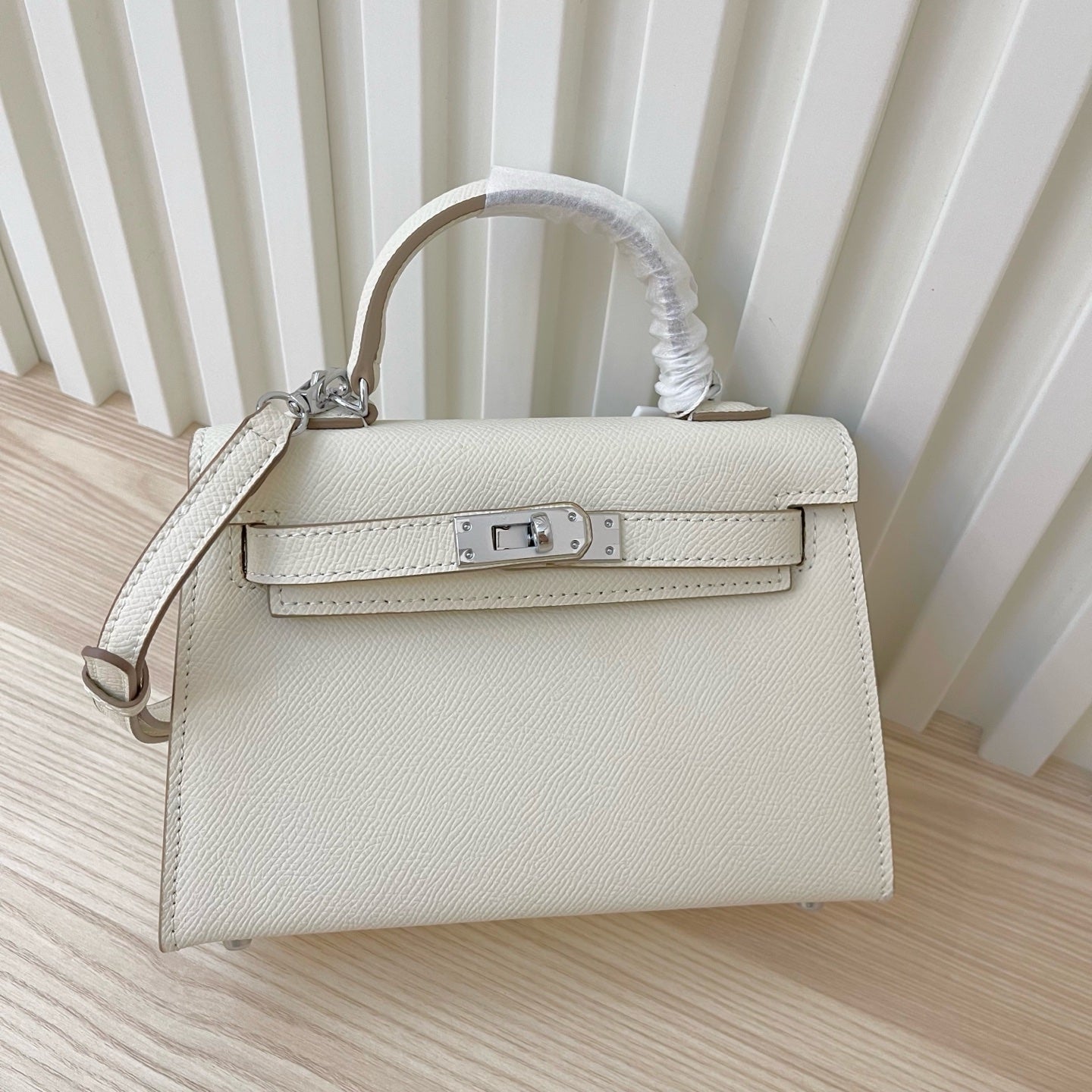 2WH27BDE Stylish leather bag