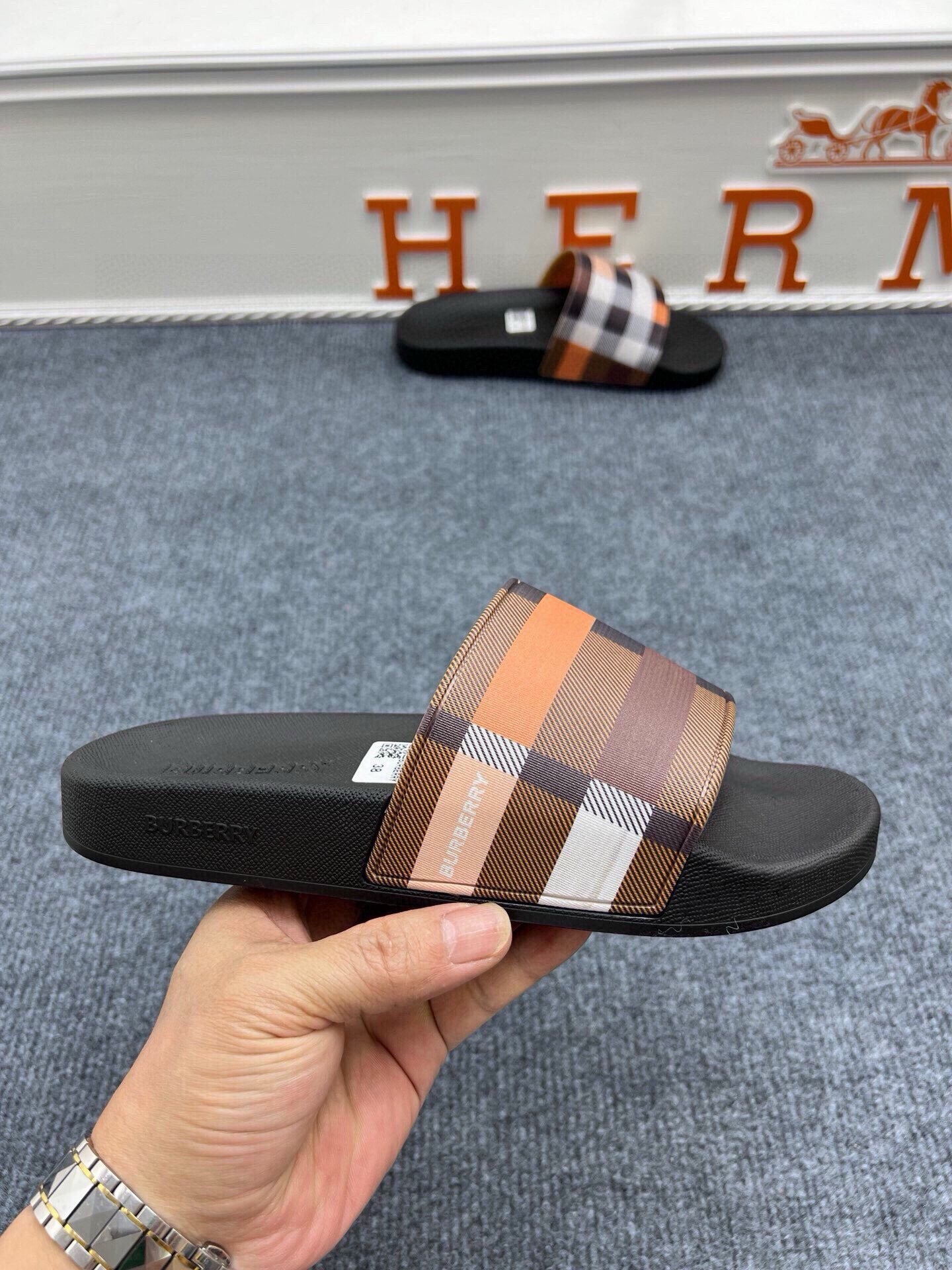 535ZR252ZDE Stylish Slippers