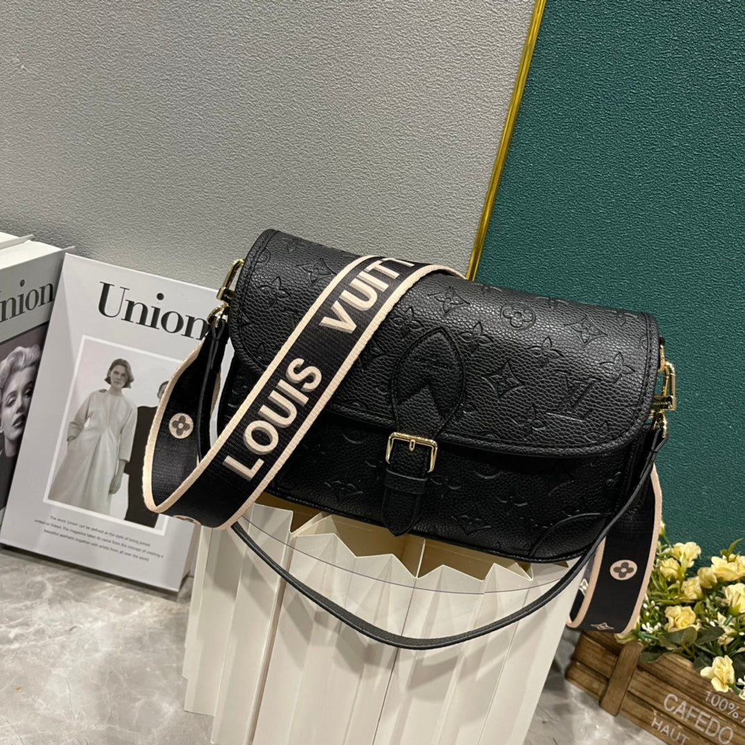 2XE318BDE Stylish leather bag 