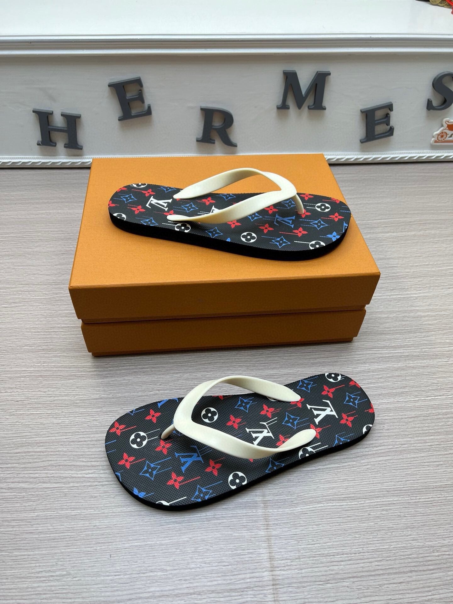 54E55ZDE Stylish slippers