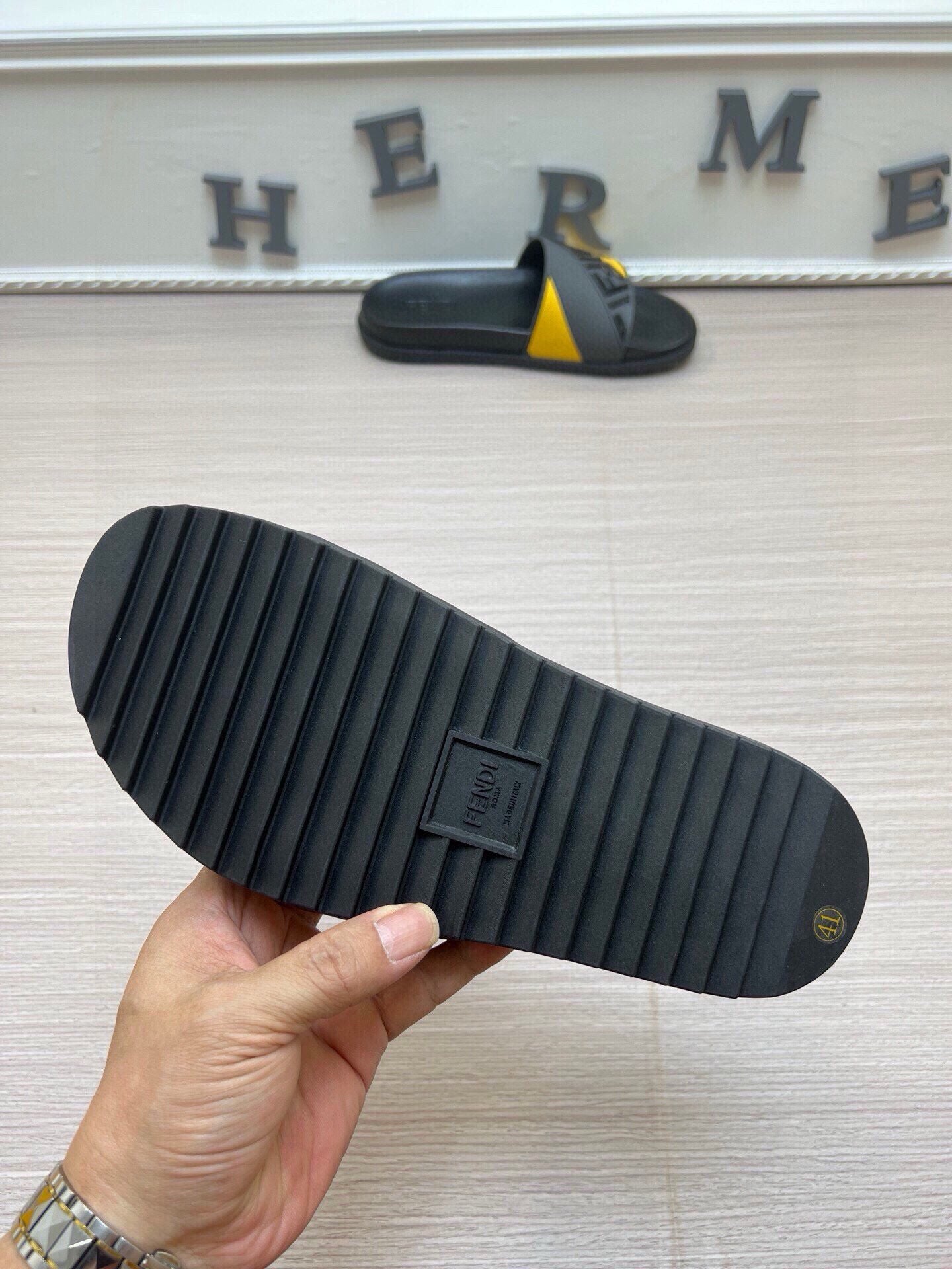 535ZF284ZDE Stylish Slippers
