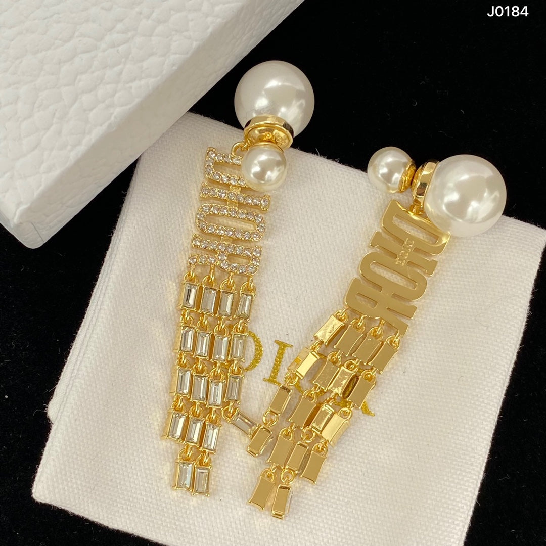 1YD214EDE Stylish Earrings