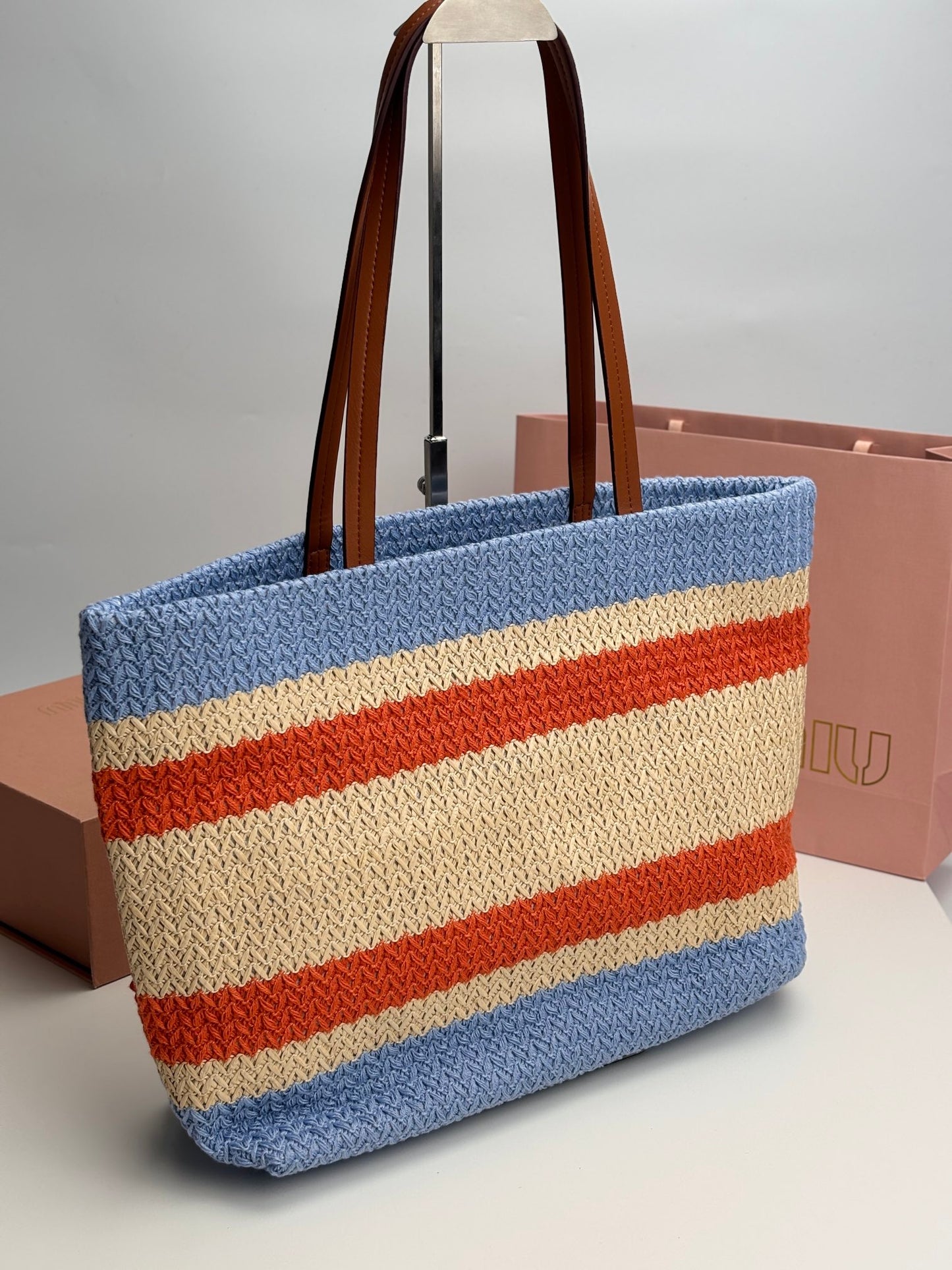 1XA78BDE Stylish Woven Bag