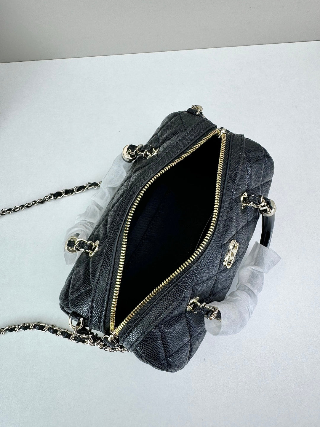 15RC55BDE Stylish leather bag