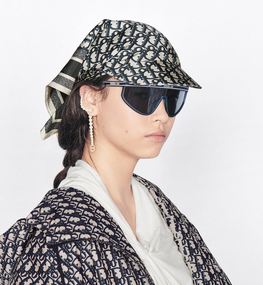 1YD425EDE Stylish Earrings