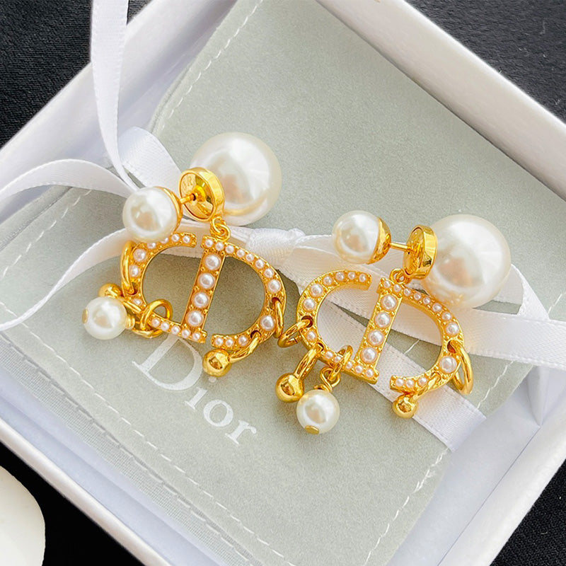 14D220EDE Stylish Earrings