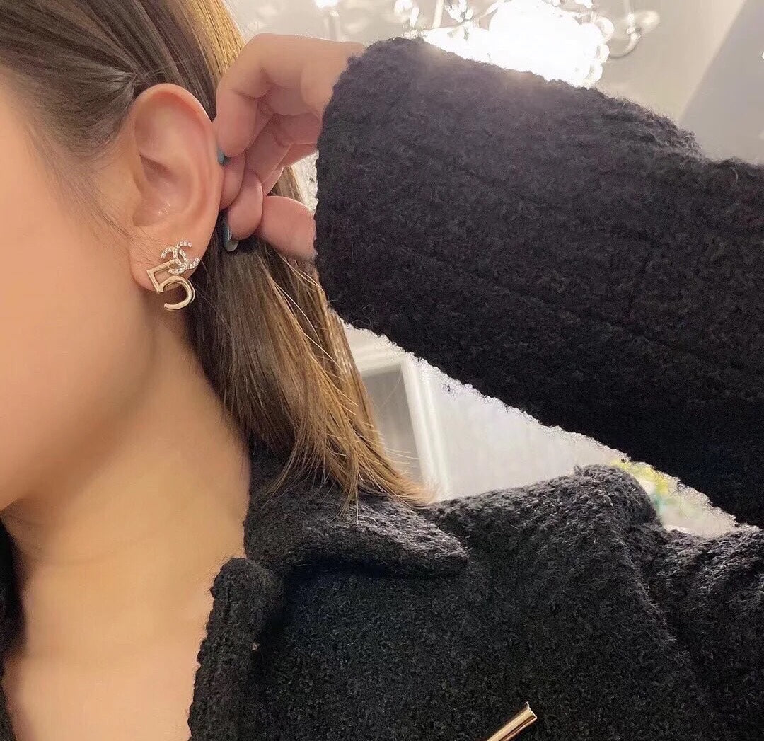 1YC167EDE Stylish Earrings