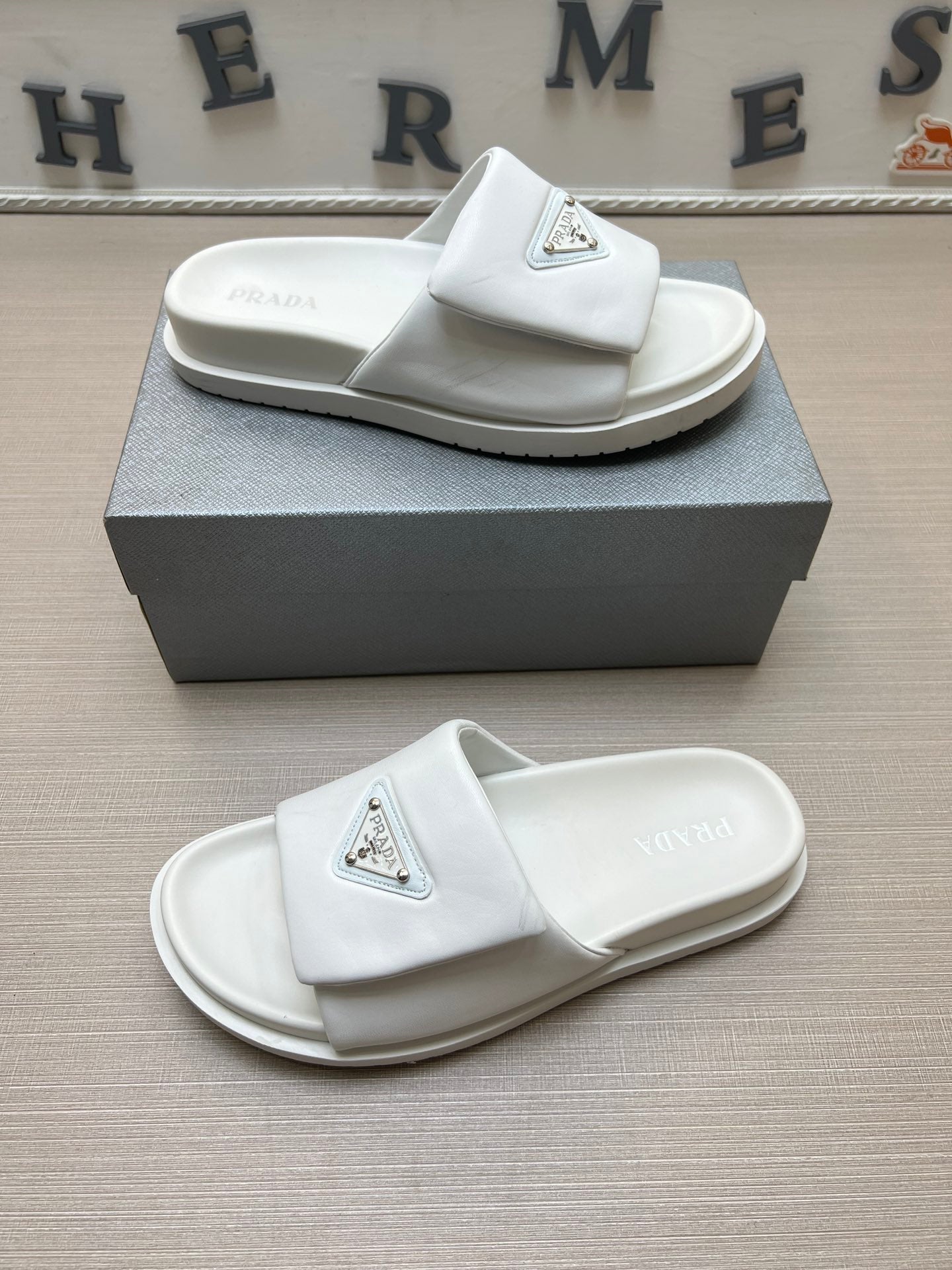 54PD4ZDE Stylish slippers