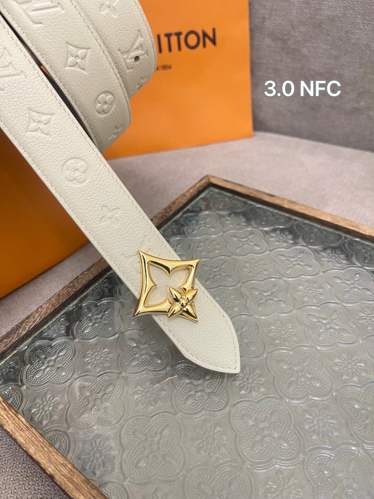 255RE10PDE Stylish  High quality belt With full package