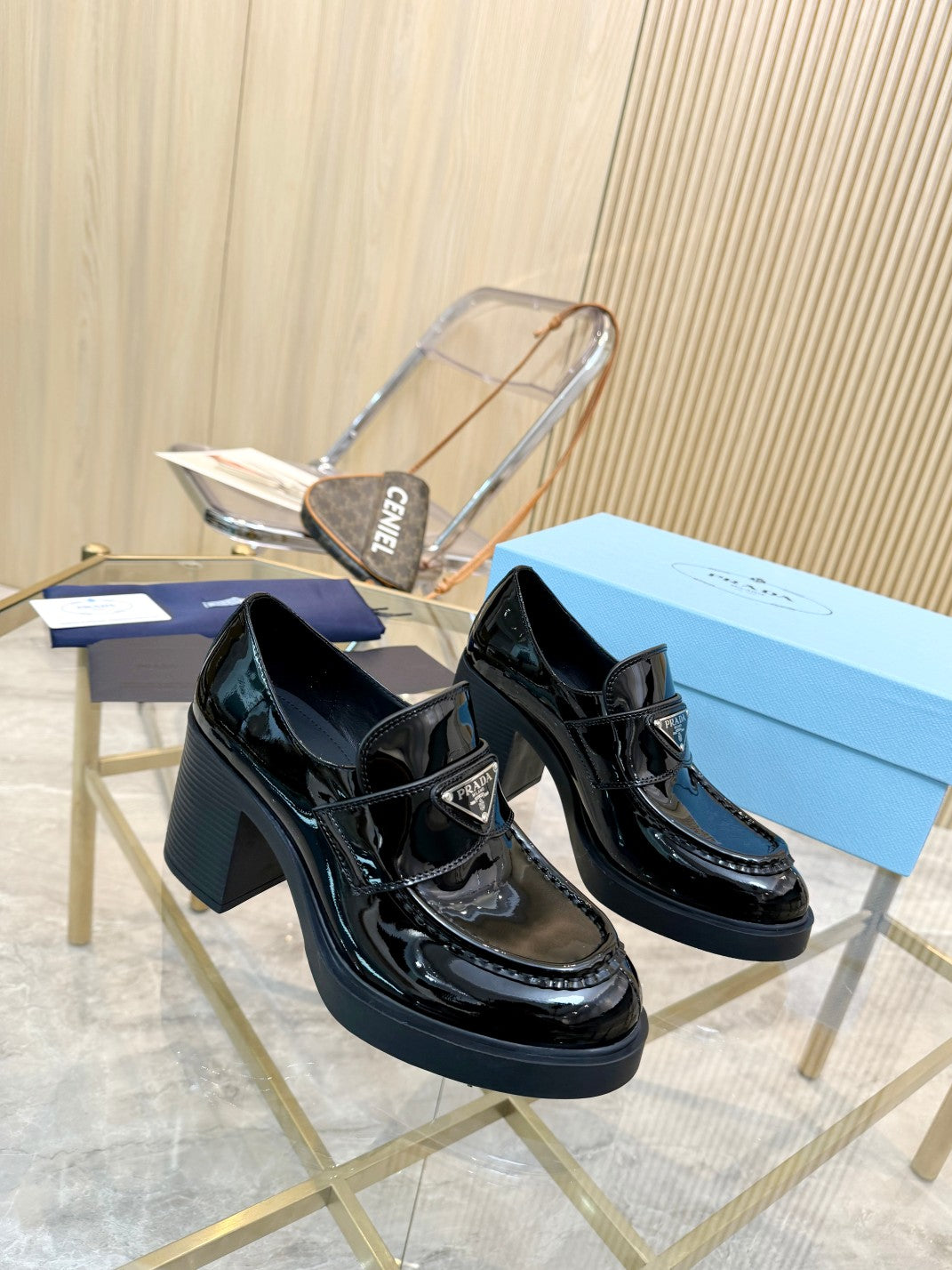 285ZPD63ZDE Stylish leather High heels