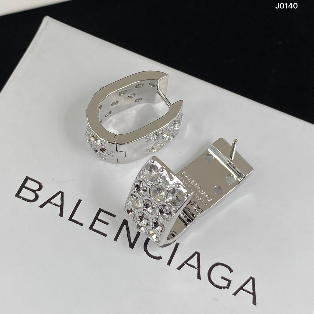 1YJ326EDE Stylish Earrings