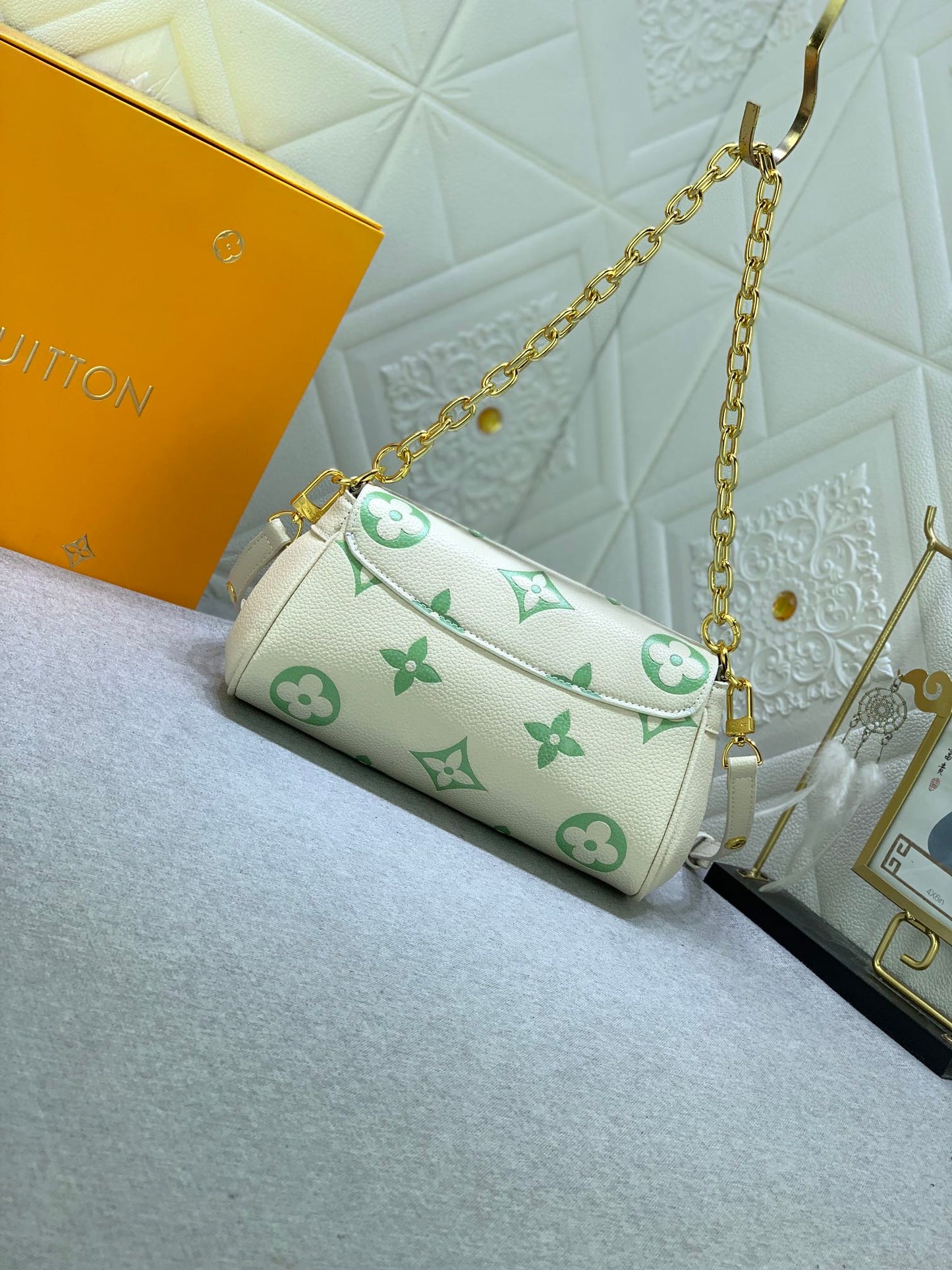 2XR363BDE Stylish leather bag 