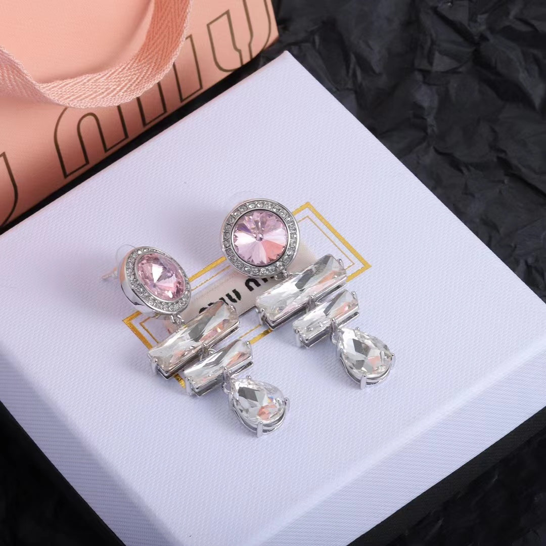 P4A3EDE Stylish Earrings