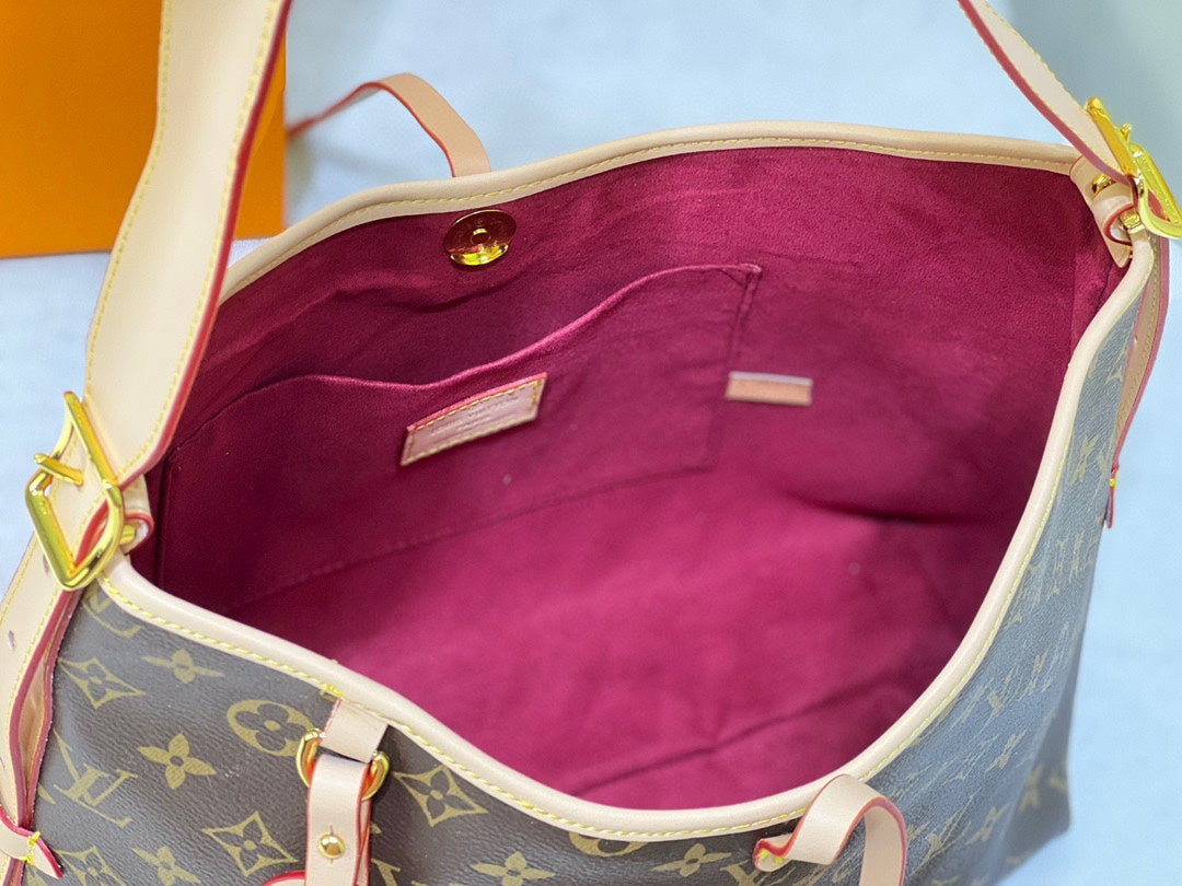 1XE147BDE Stylish leather bag 