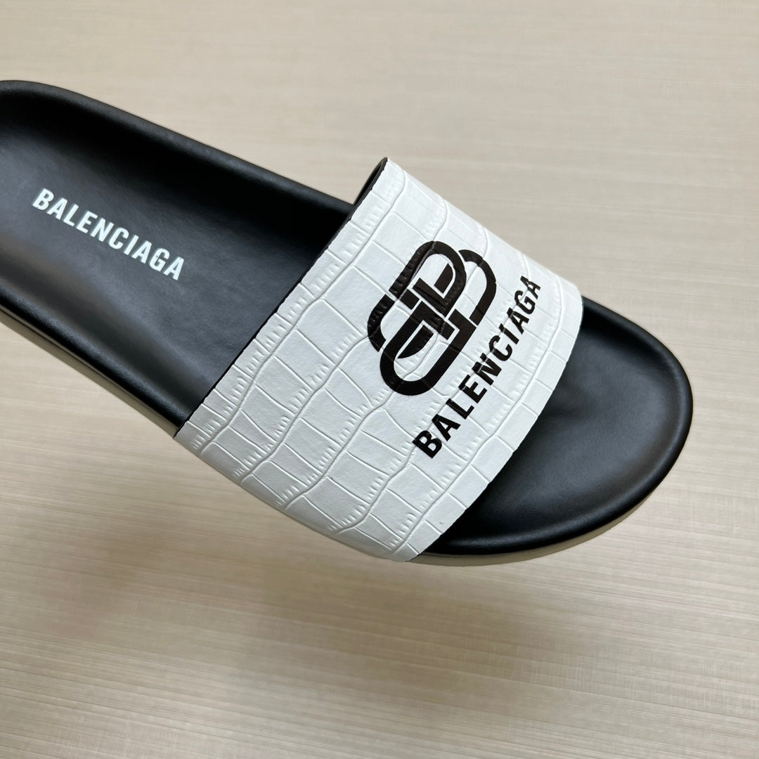54J99ZDE Stylish slippers