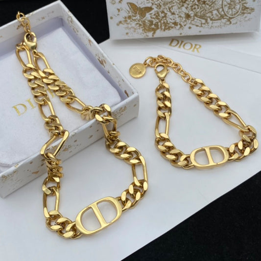 1XD319XDE Stylish  Necklaces  Bracelets