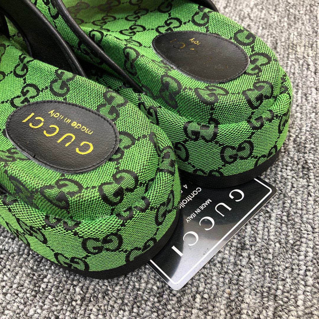 5YB69ZDE Stylish Slippers