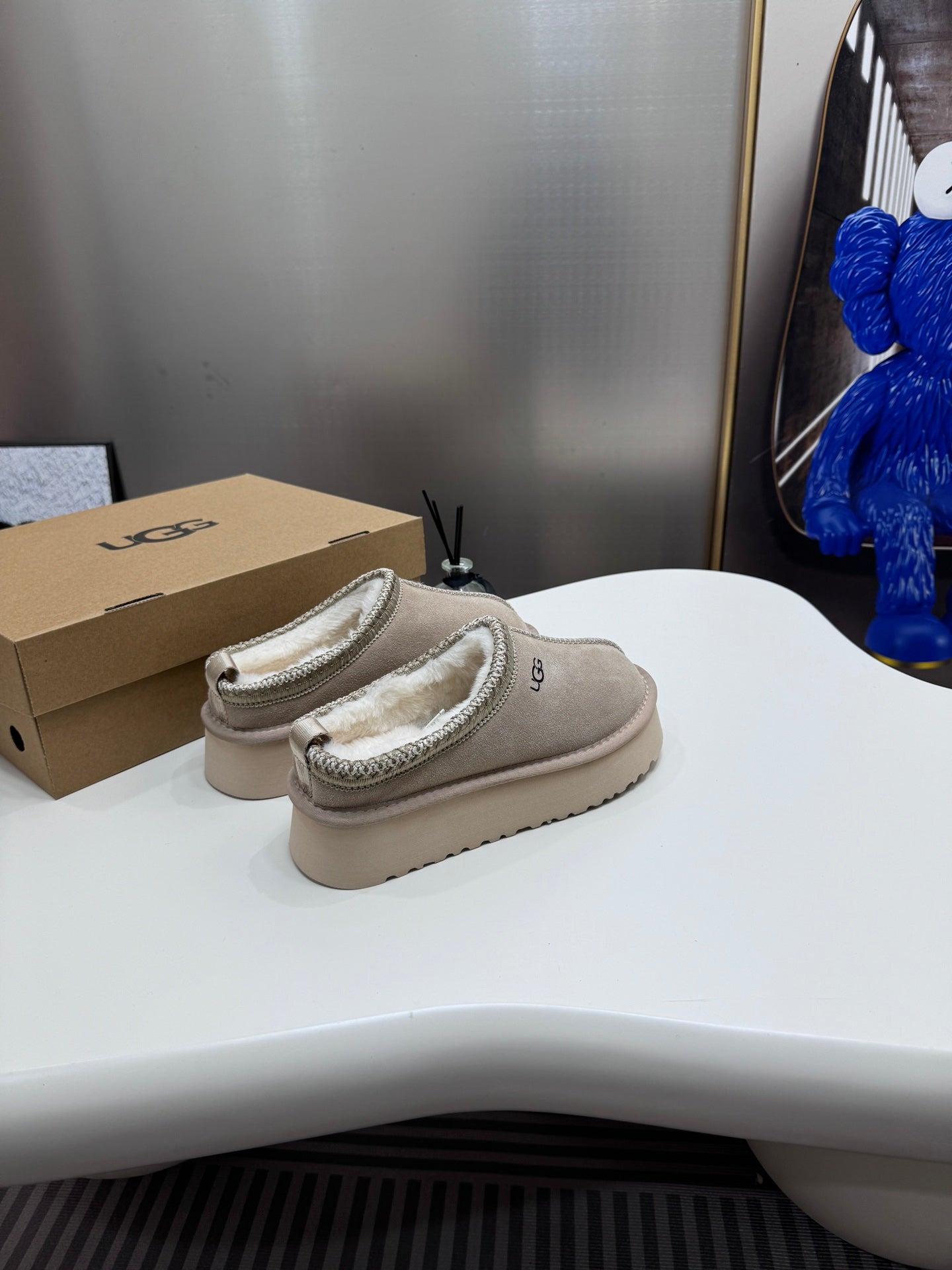 1LU13ZDE Stylish snow boots